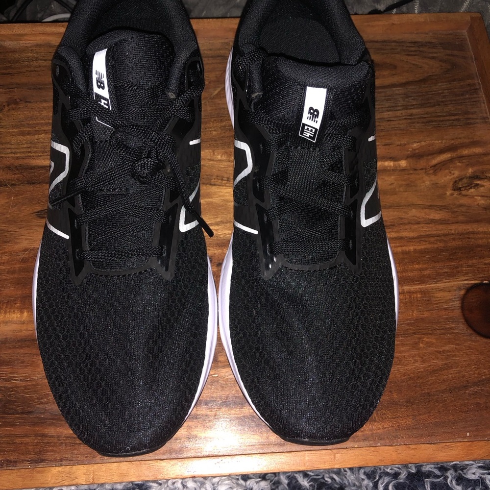 NEW Mens New Balance Black 8.5 Sneakers M413V2 - Picture 2 of 11